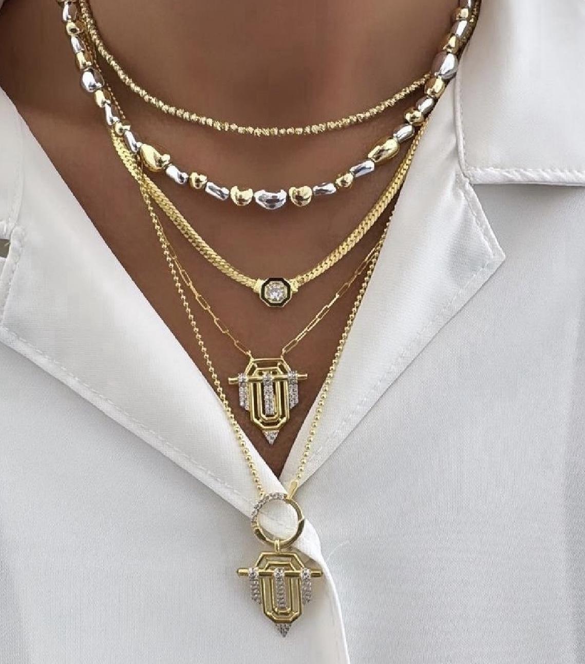 Serenay Üçgen Model Büyük Uzun Kolye