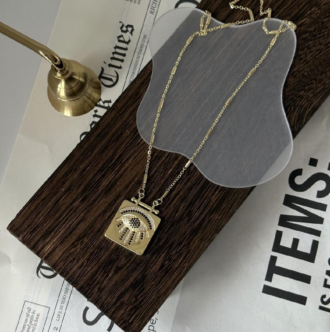 Plaka Üzeri Göz Model Kolye